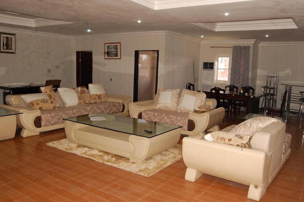 Esther Court Hotell Akure Exteriör bild