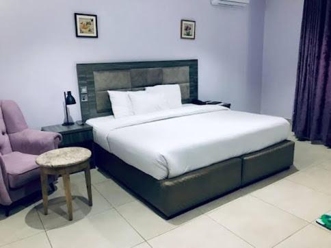 Esther Court Hotell Akure Exteriör bild